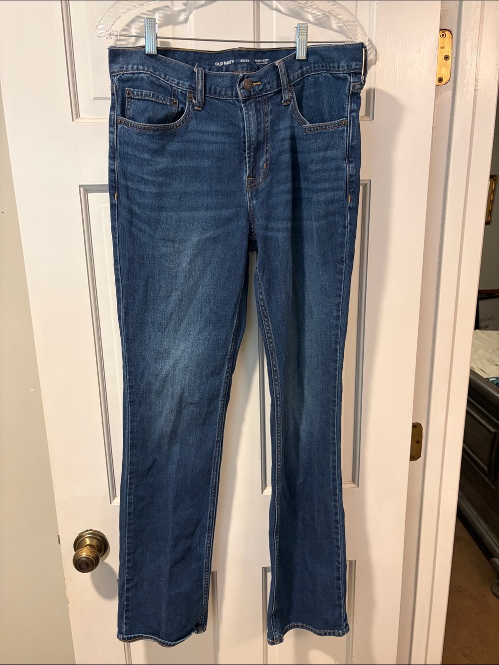 Old Navy Boot-Cut Jeans in Medium Blue Wash 32/34